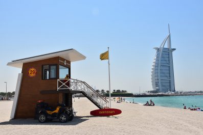 Pláž Jumeira beach Dubaj