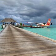 Maledivy dovolená seaplane molo Lux hotel