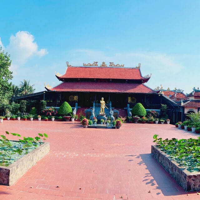 Posvátný chrám Dinh Than Phu Quoc Vietnam