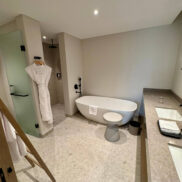 Superior pokoj koupelna (Hawar)